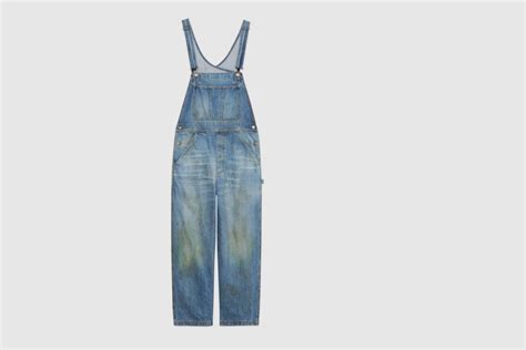 gucci broek met grasvlekken|Gucci is selling denim dungarees with grass ‘stain .